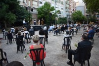 Manresa recorda les persones que ens han deixat durant la Covid en un emotiu acte al pati del Casino